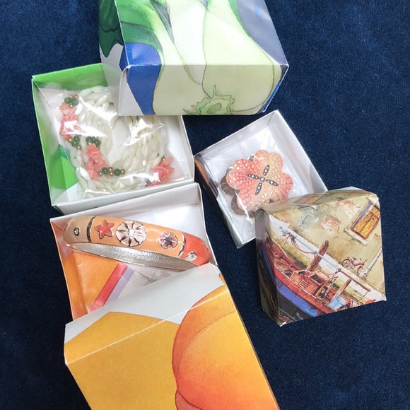 Mother of Pearl Beads, coral & small jade beads Necklace, earrings and bracelet - Picture 2 of 16